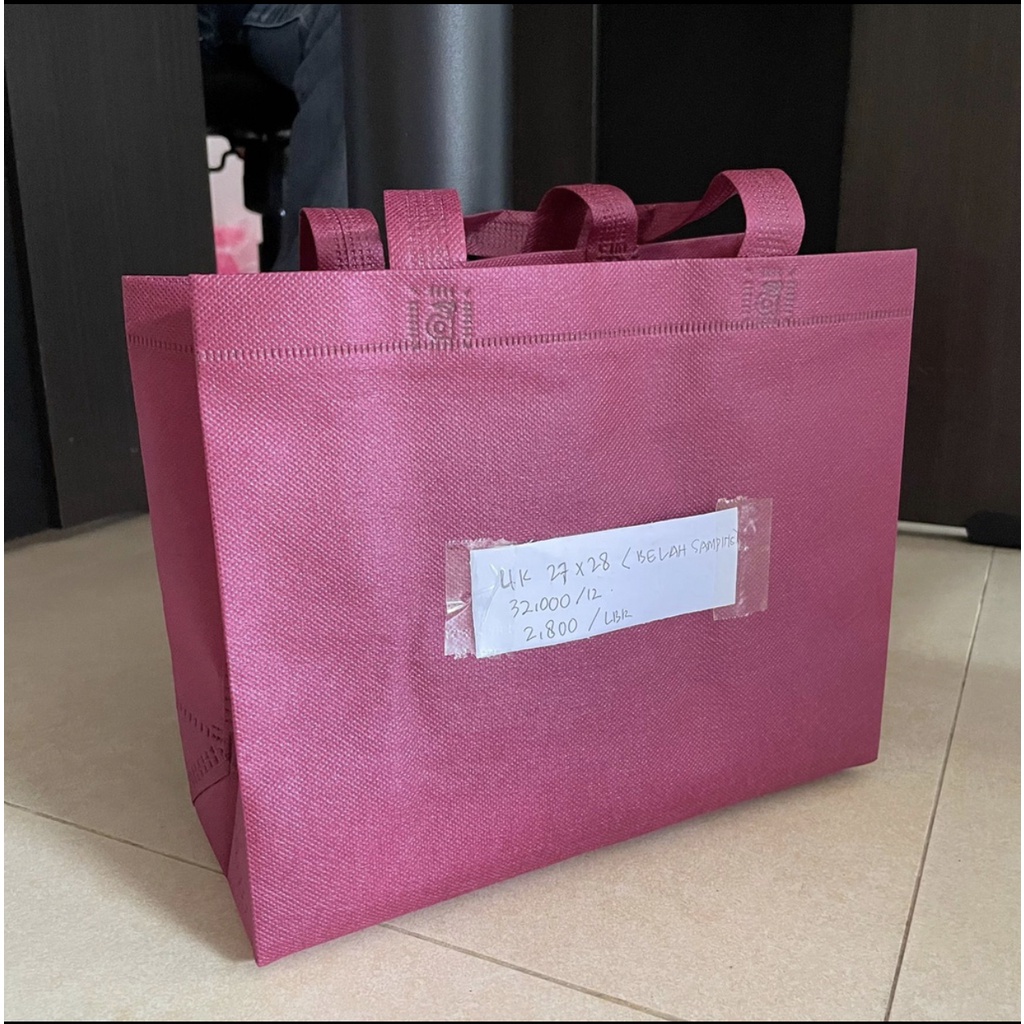 

Tas Kain Kanvas 27x22x10 / Goodie Bag / Tas Spunbound / Tas Souvenir / Dust Bag / Pouch 27x22x10 / Tas Kain Kantong Polos Goodiebag Souvenir Hampers Ultah