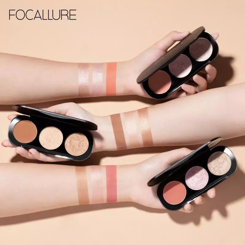 FOCALLURE trio blush and highlighter pallete