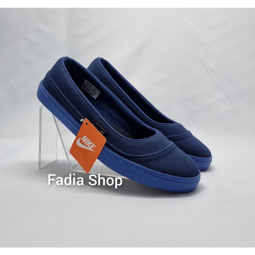 SEPATU WANITA SLIP ON 05 NAVI POLOS/SEPATU KERJA KULIAH SANTAI/SEPATU HIJABERS/SEPATU FLAT