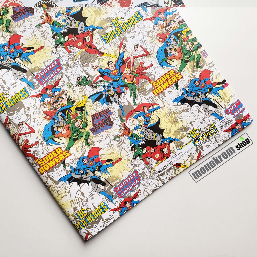 Kertas Kado Sansan Wawa Motif Super Heroes DC Superman Batman