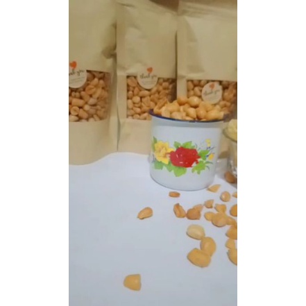 

Kacang bawang enak , gurih , renyah krezz hemat