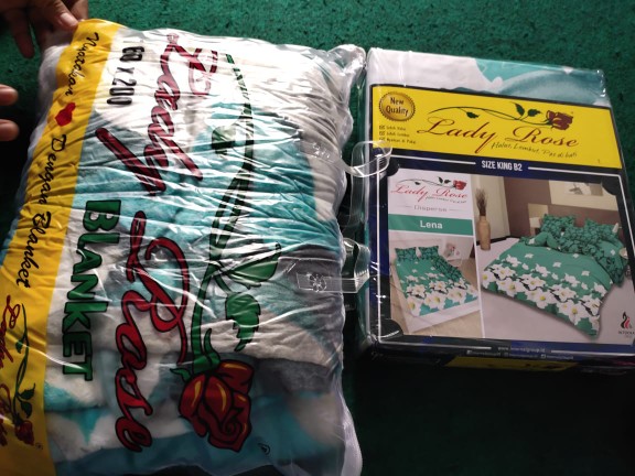 Lady Rose Sprei King Bantal 2 (180x200) - Lena