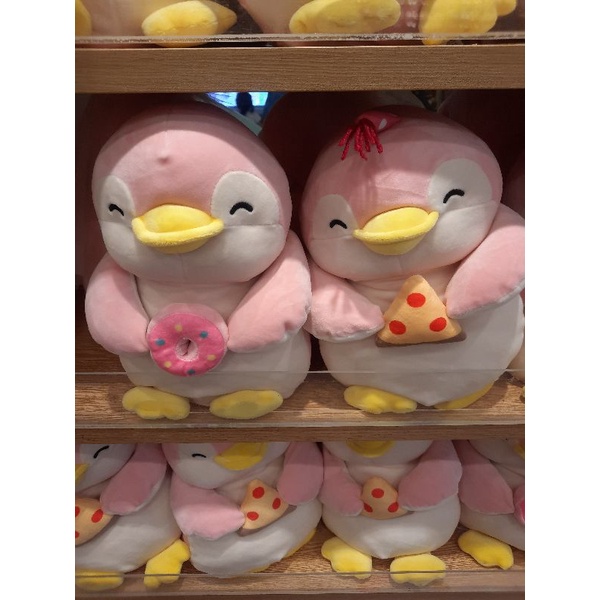 boneka pinguin miniso