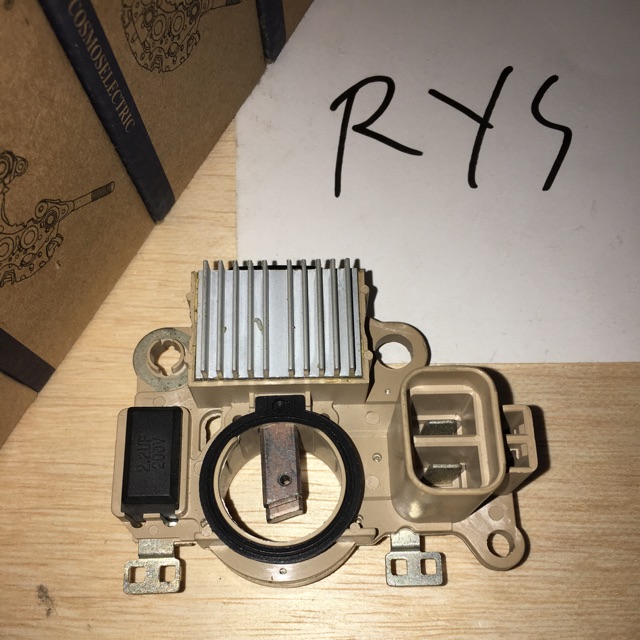 (GARANSI) L200, TERRANO SOKET 2 IC REGULATOR ALTERNATOR CAS DINAMO AMPER AMPERE PENGISIAN / SOKET SO