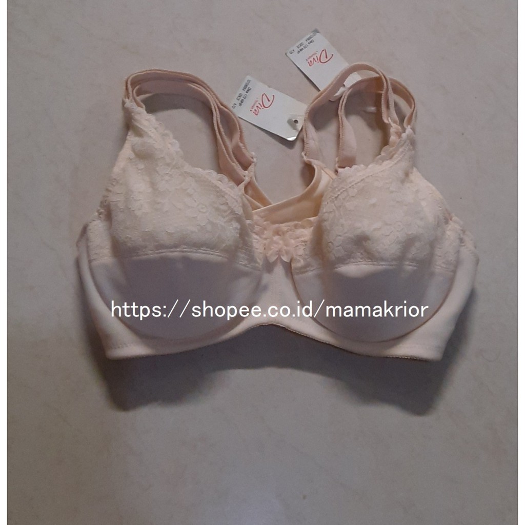 Bra Diva by Triumph 32A Berkawat tanpa Busa Tali ga lepasn Vietnam 95%Polyamide 5%Elastane UNDERWEAR