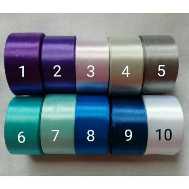 

Pita Satin 4cm / 1.5 inch per Roll