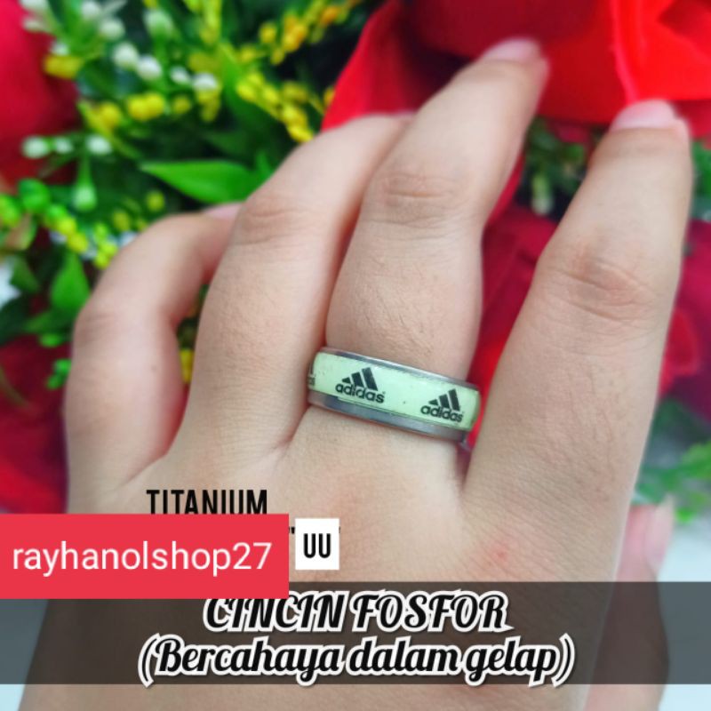 NEW&quot;&quot;CINCIN TITANIUM PRIA WANITA FOSFOR TERBARU BERCAHAYA TEMPAT GELAP MOTIF PILIHAN ANTI KARAT