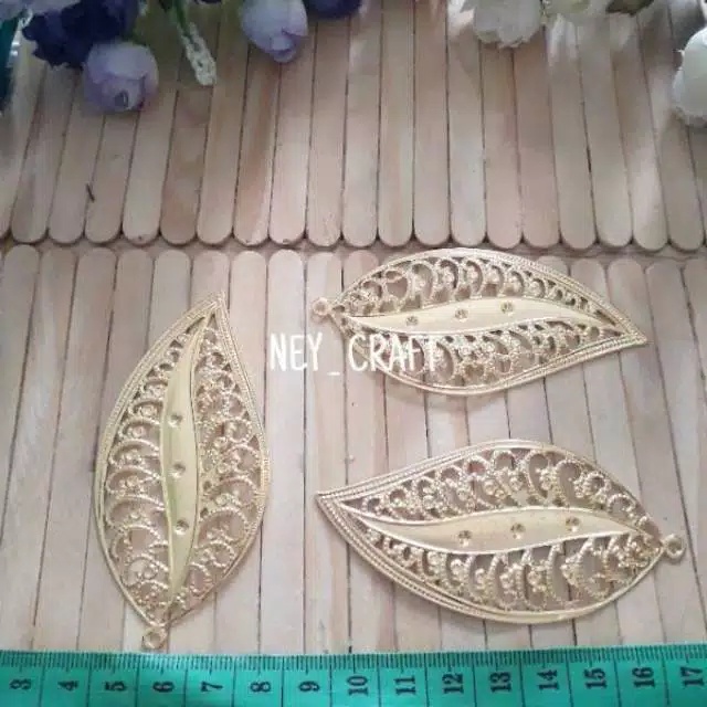 Lempengan besi daun besar gold / lempeng variasi besi daun emas / charm anting mahar pernikahan