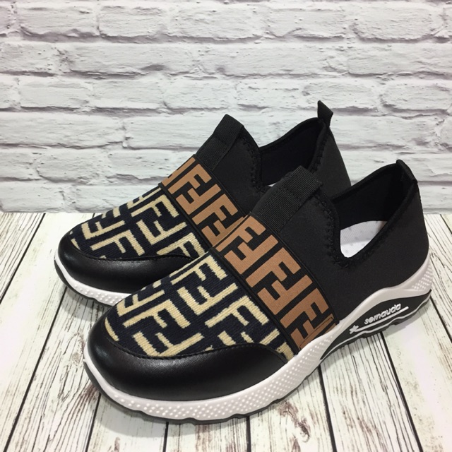 Sepatu Fashion Fendi
