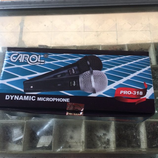 Mic carol