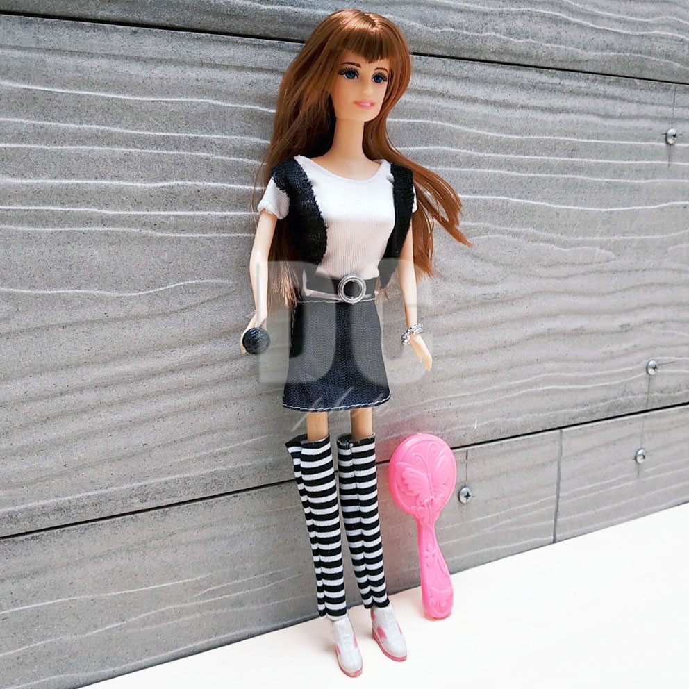 Boneka Berbie Fashion Melisa The Popstar Hitam