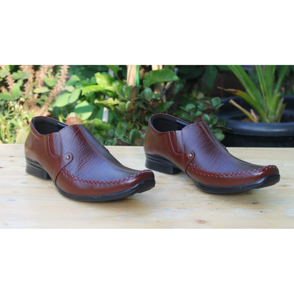 Sepatu Formal Pria Kulit Asli Rasheda T 04 Pantofel