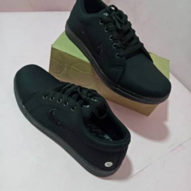 Sepatu  sneaker sepatu sekolah   jln2  olahraga sepatu pria wanita full Hitam