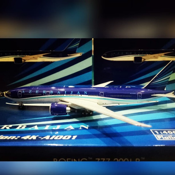 Azerbaijan Boeing 777-200LR 1:400 BHJ735
