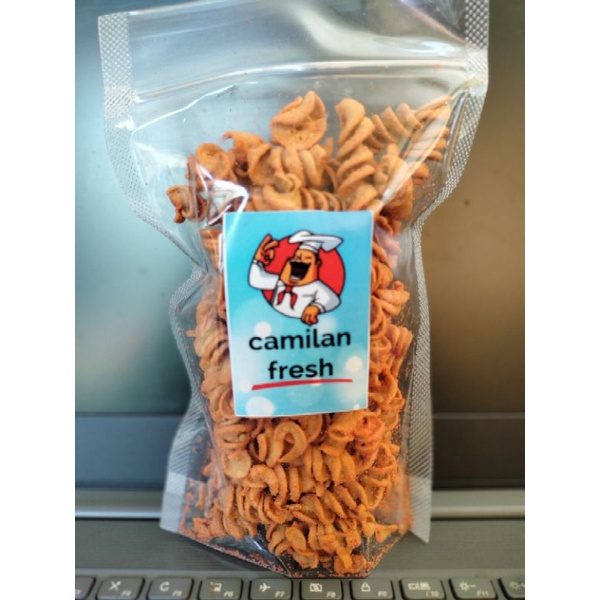 

camilan murah makaroni spiral pedas