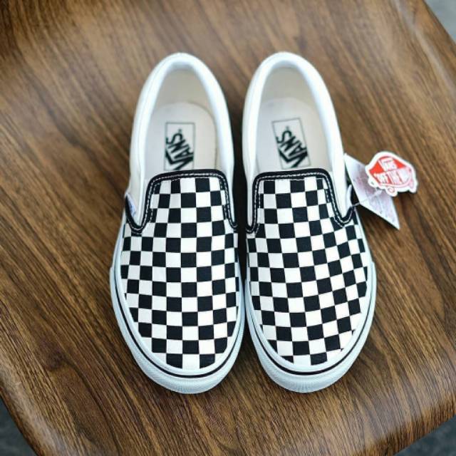 SEPATU SLIP ON Checkerboard SEPATU LAKI LAKI DAN PEREMPUAN