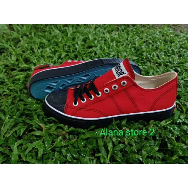 Sepatu warrior pendek merah original /sepatu warriors / sepatu warrior classic pendek termurah