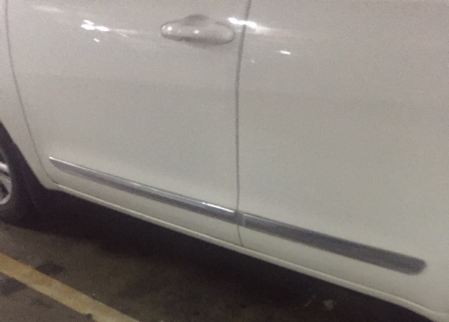 List chrome body samping mobil Toyota Innova Reborn