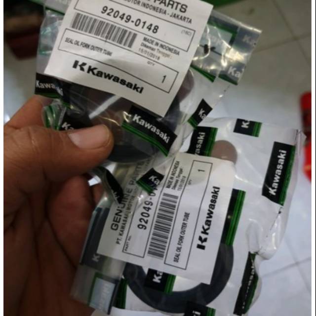 seal shock depan kawasaki klx dtracker klx 150 bf shock up side down (harga satuan)