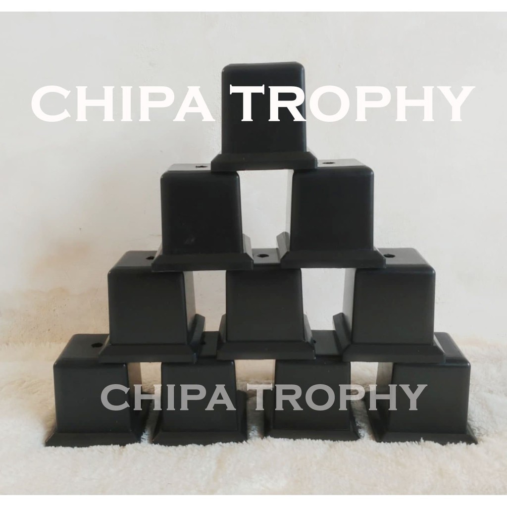 TATAKAN PIALA PLASTIK.TROPHY. W4 HITAM