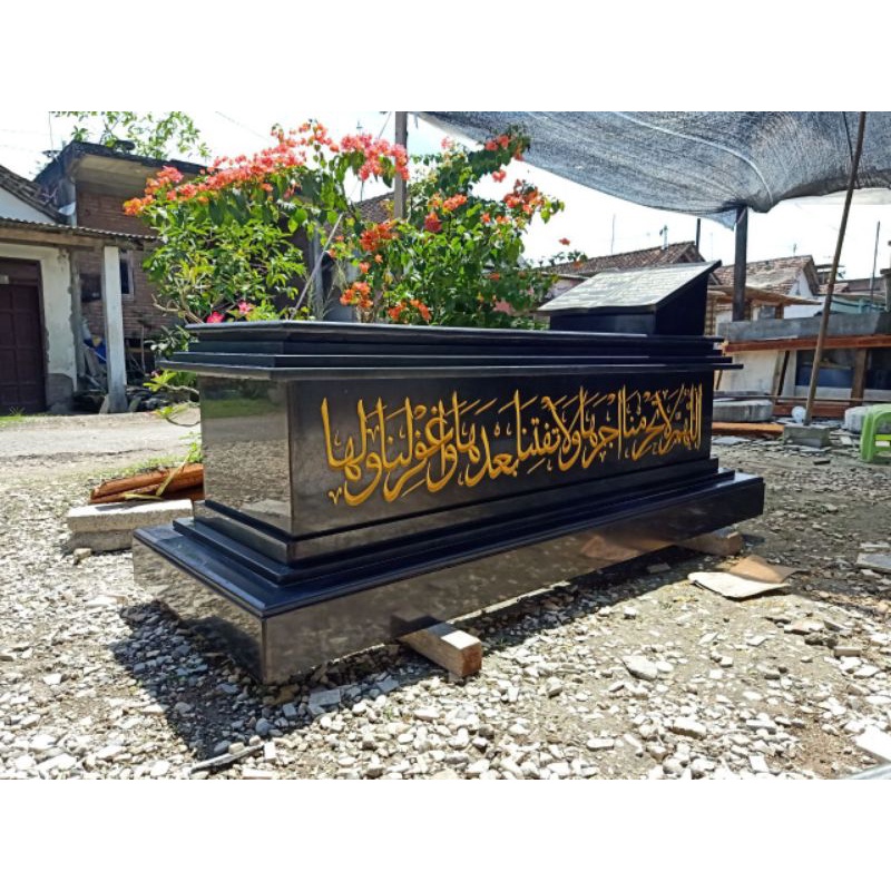 Kijing Granit Hitam Kaligrafi Model Tinggi