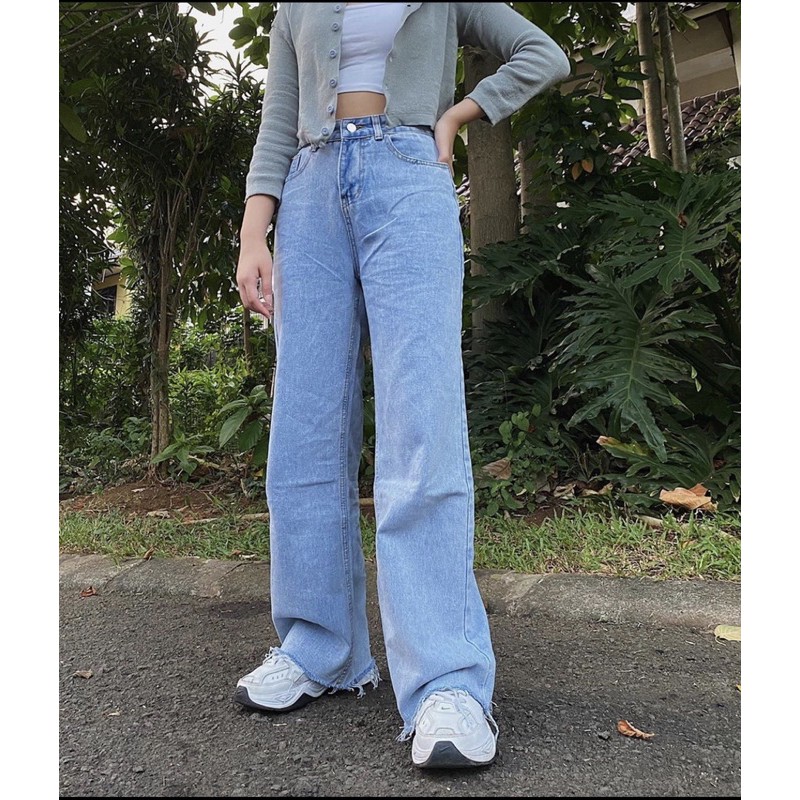 Bianca Baggy Jeans Light Denim Blue Highwaisted Baggy Bianca Baggy Jeans Light Denim Blue Highwaisted Baggy