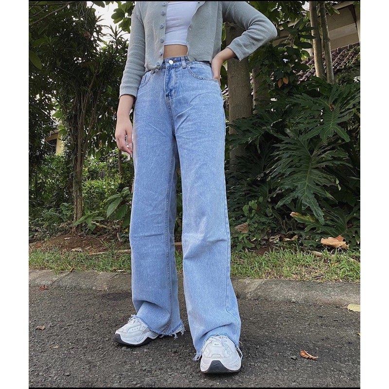 Bianca Baggy  Jeans  Light Denim Blue Highwaisted Baggy  