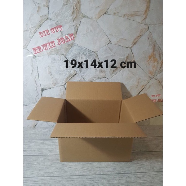 

Kardus / Box / uk. 19x14x12 cm / Karton packing polos baru ST ( min.order 5 pcs)