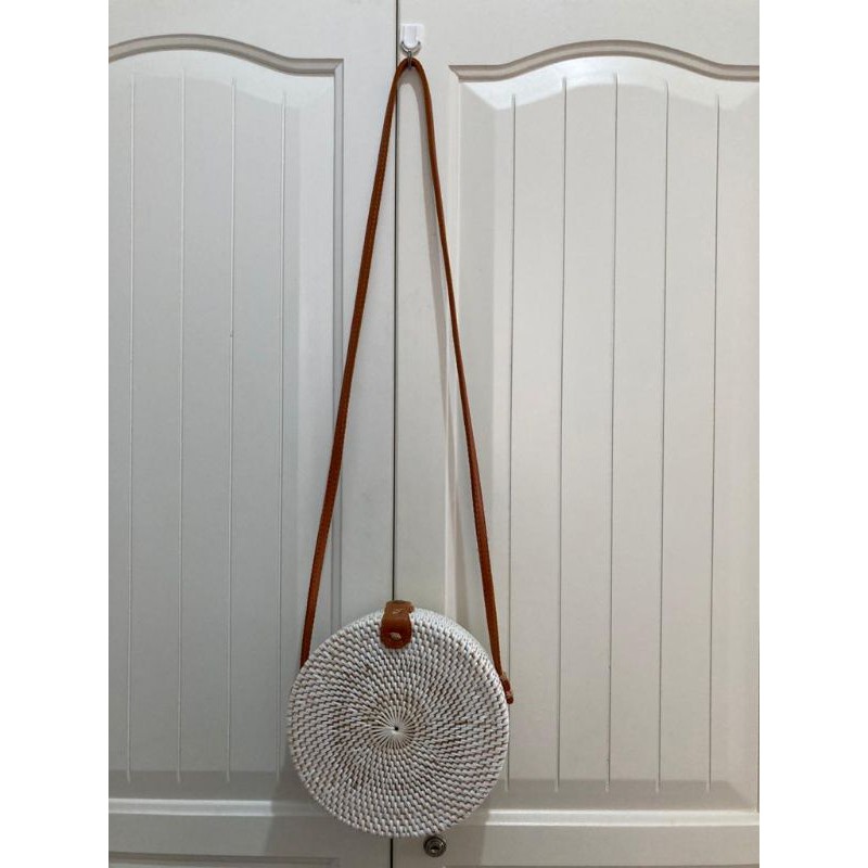 Preloved Tas Rotan Bali Bulat Putih