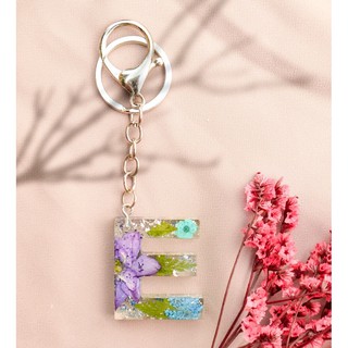 FLOWER RESIN  KEYCHAIN Gantungan  kunci  resin  alphabet 