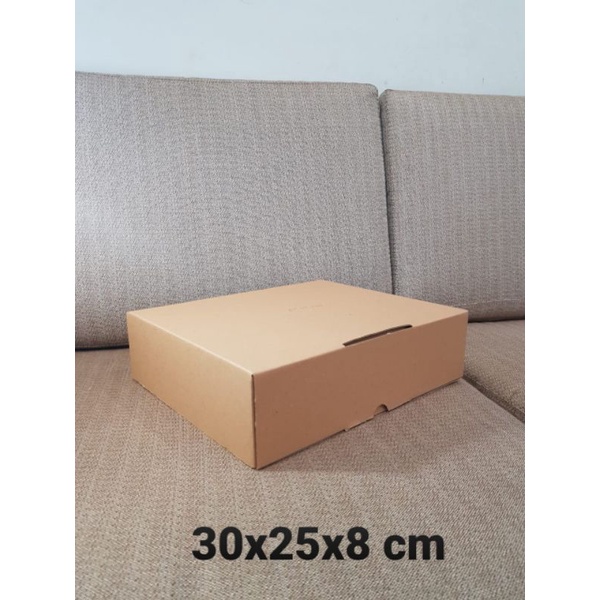 

Kardus Box uk. 30x25x8 cm Kotak Karton Die Cut