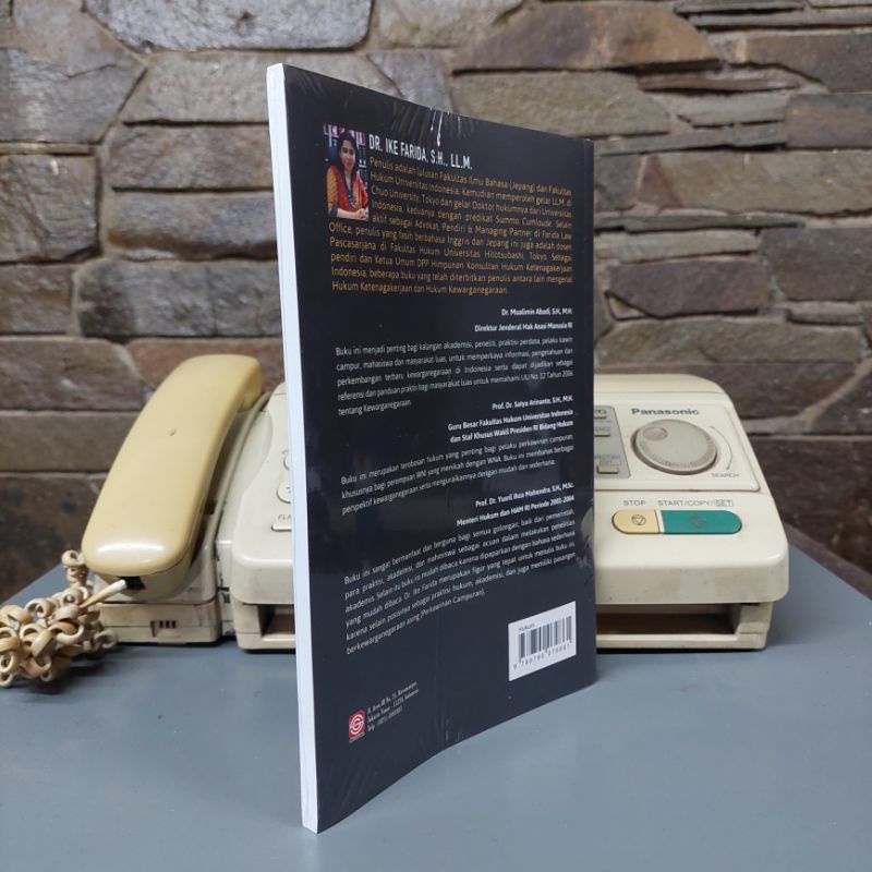 KEWARGANEGARAAN DI INDONESIA ( THE CITIZENSHIP IN INDONESIA) EDISI REVISI DR. IKE FARIDA, S.H., LL.M.-3