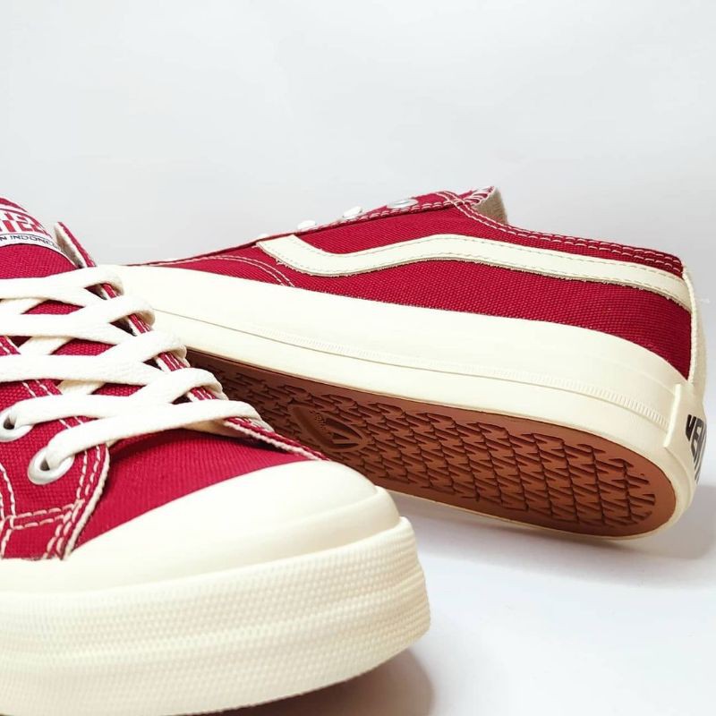 Ventela public low maroon