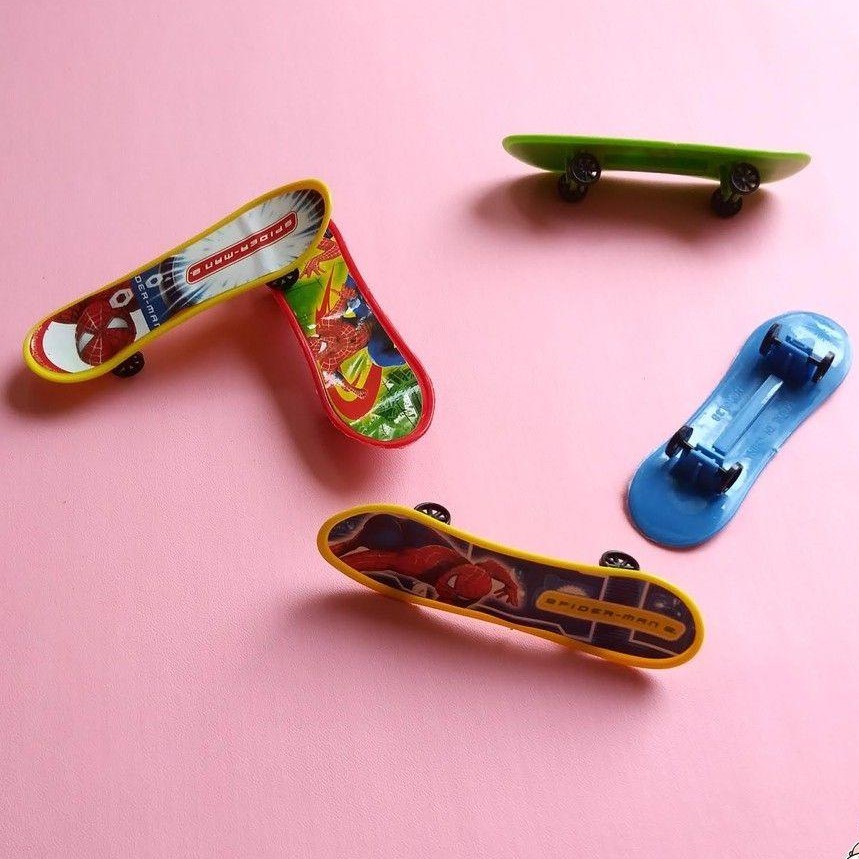 Mainan Finger Skate Board Plastik Kecil