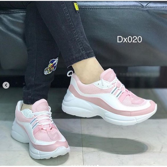 Sepatu Sneakers DX020
