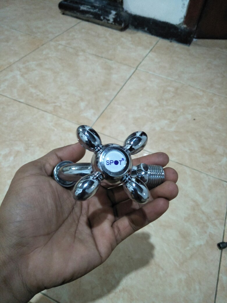 Kran Tembok Crom 1/2 In