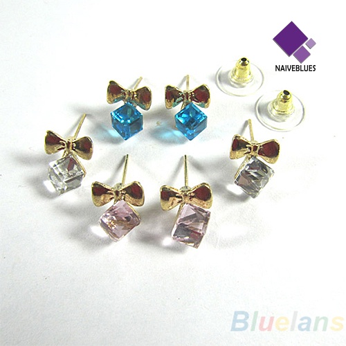 Anting Stud Desain Kubus Ikatan Simpul Berkilau Untuk Wanita