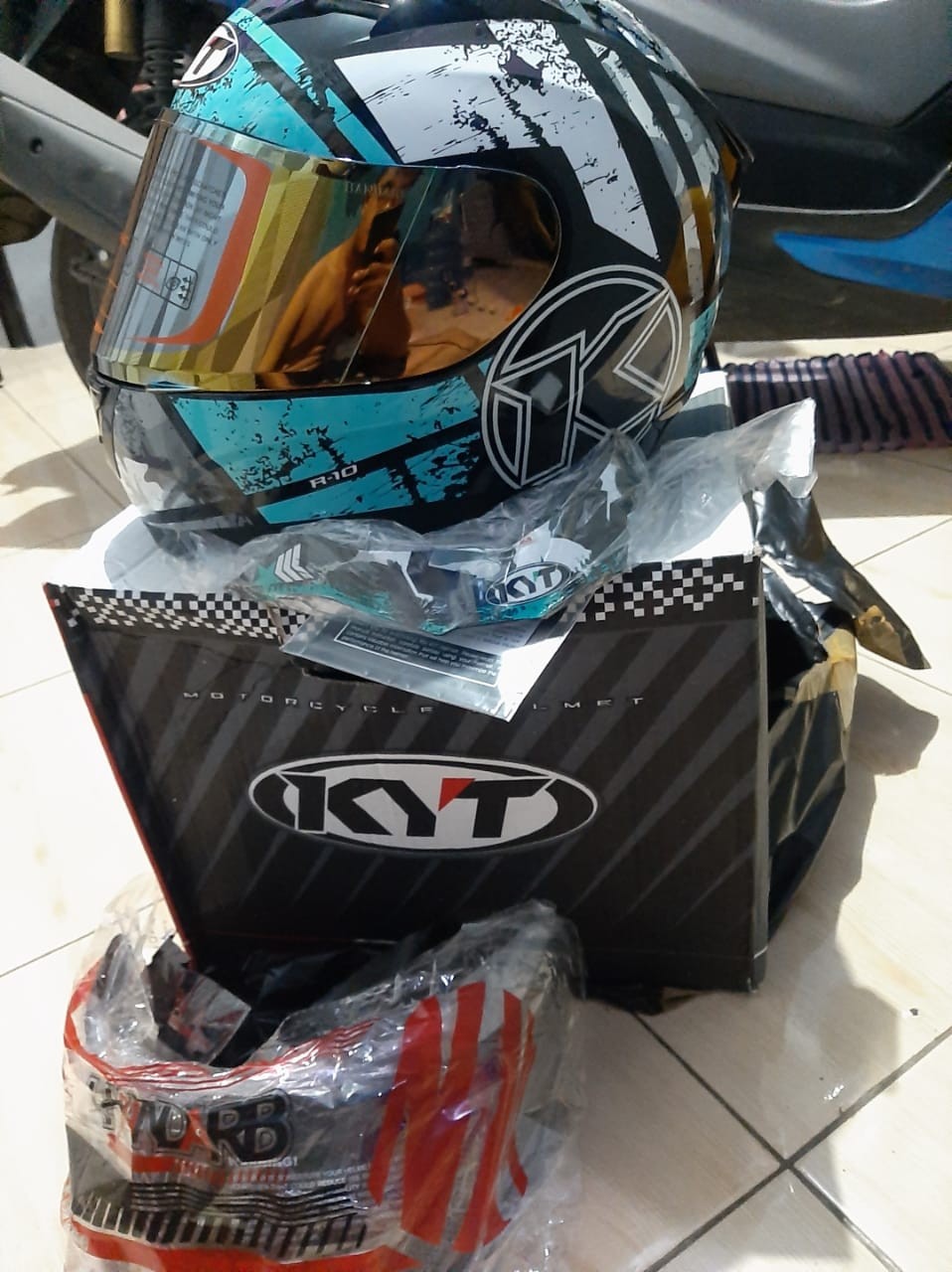 Spoiler Akrilik Helm Kyt R10