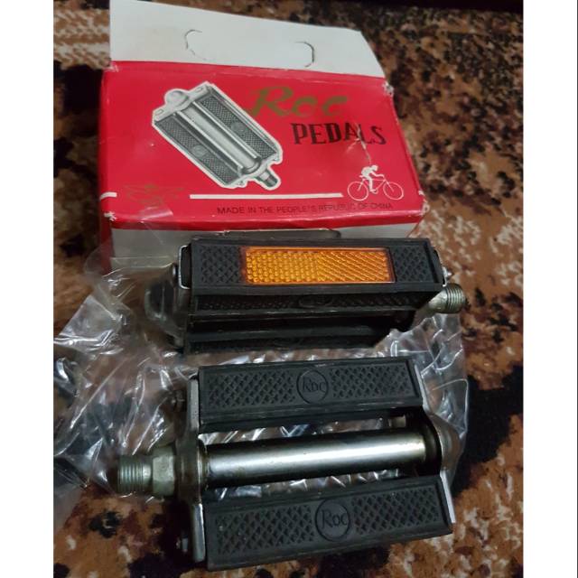 Part pedal mata kucing reflektor sepeda minion onthel jadul clasik