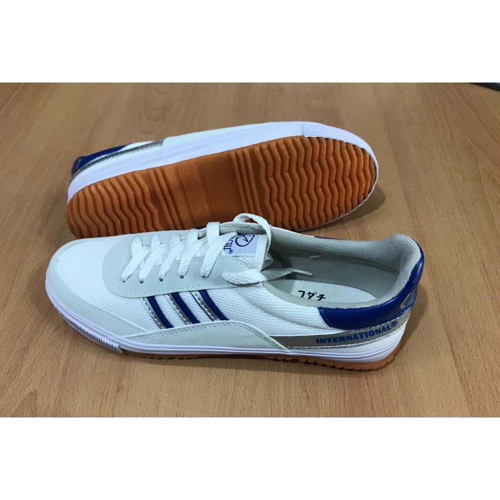 SEPATU BADMINTON KODACHI