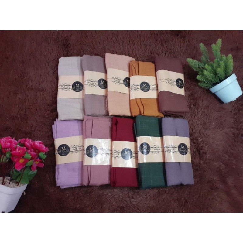 Hijab Segiempat Voal Wafel by Malaica Scarf