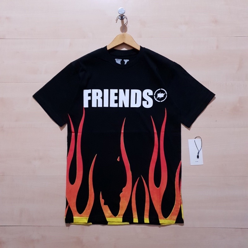 KAOS VLONE FRIENDS FLAME HITAM DAN PUTIH IMPORT