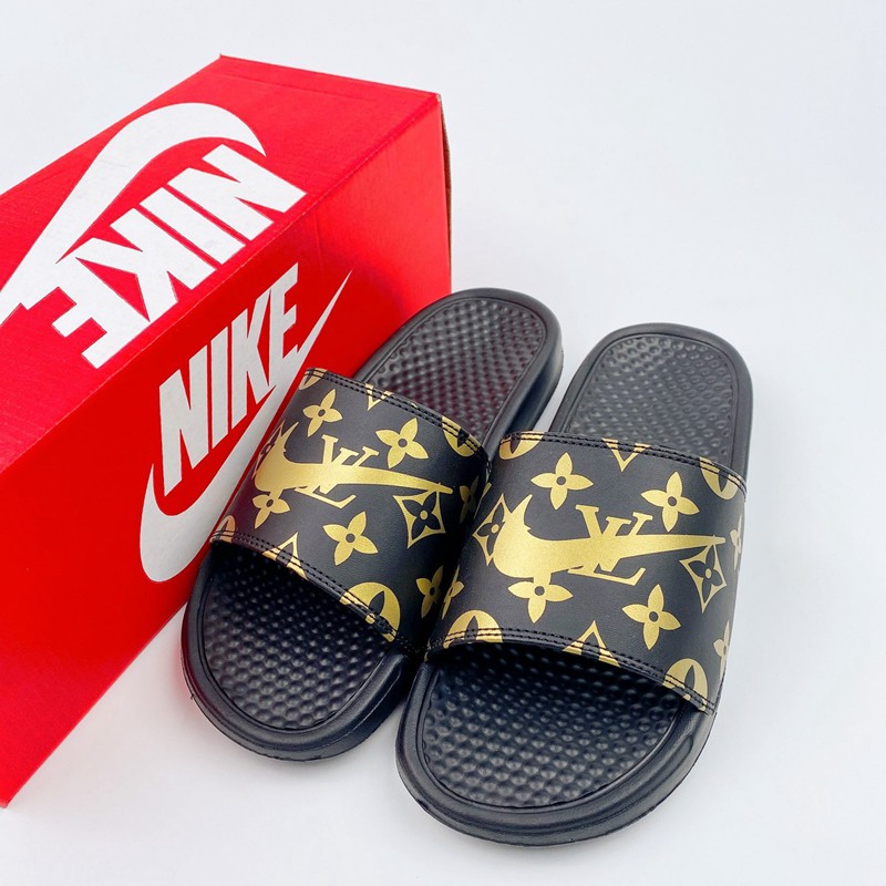 nike benassi slipper