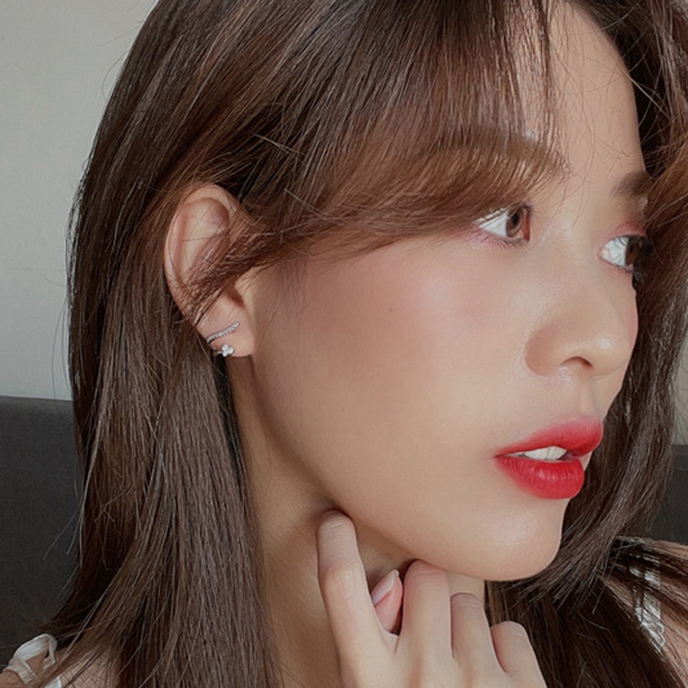 1 Pasang Anting Bentuk U Bahan Zircon Gaya Korea Untuk Wanita