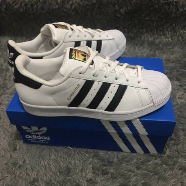 SEPATU ADIDAS SUPERSTAR PRIA ORIGINAL. SEPATU ADIDAS MURAH. SNEAKERS CASUAL IMPORT