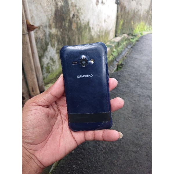 Samsung J1 Ace ( 2016 )