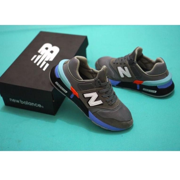 F86D sepatu pria nb 997s sneakers pum terbaru