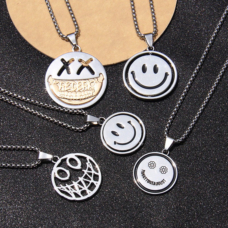 Kalung Liontin Emoji Smiley Face Bahan Titanium Steel Gaya Hip Hop Punk Untuk Pria Dan Wanita