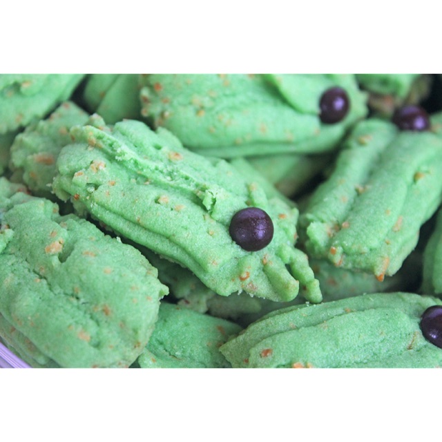 

Green Caterpillar ( Keju Pandan )