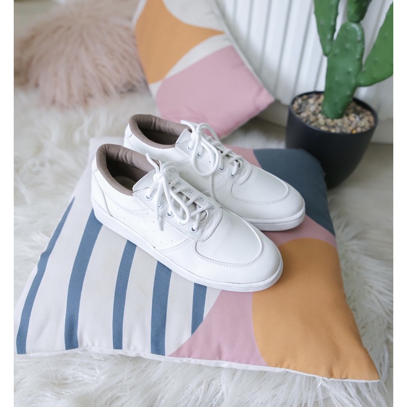 WHITE SNEAKERS - Sepatu wanita / sneakers wanita